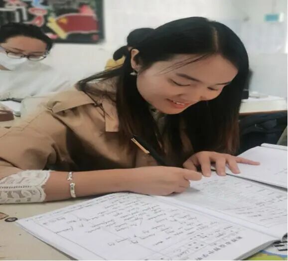 砥砺奋进，一路前行——记益智中学英语教研组活动