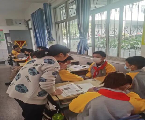 砥砺奋进，一路前行——记益智中学英语教研组活动