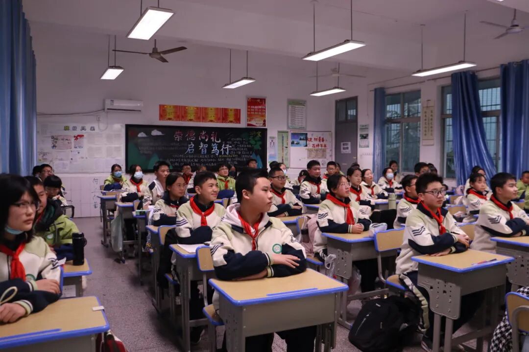 幸福德育 | 宪法引领成长路，法治护航少年心——湘潭市益智中学联合湘潭大学法学部开展普法课堂活动