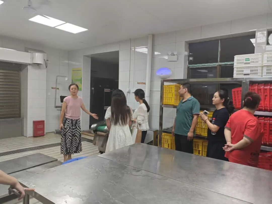 守护好“食”光 | 以透明之心，守舌尖之安——湘潭市益智中学2025年秋季膳食监督家长委员会会议