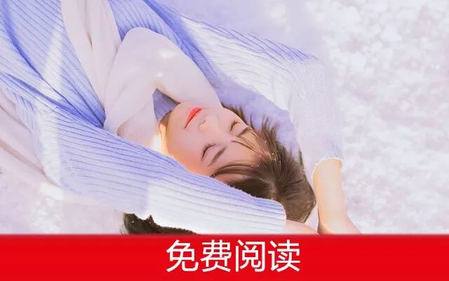 赵薇二胎了?平底鞋、肚大如球,悠闲带女儿小四月逛街!