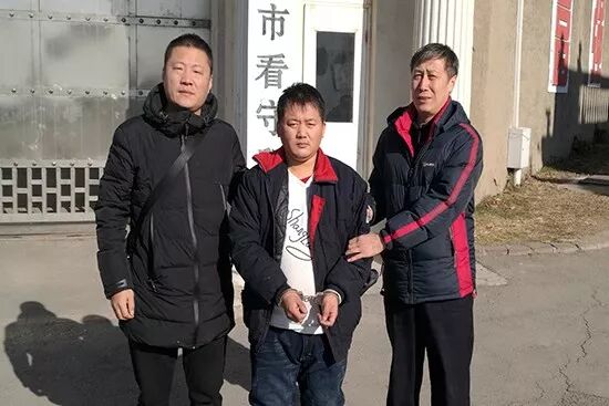 暴力抢劫案犯落网债台高筑施抢劫天网剥茧破大案