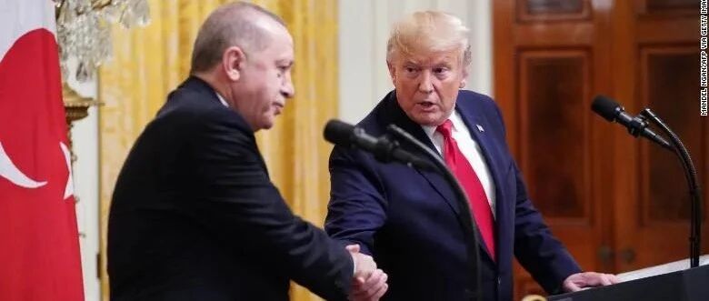 刚刚，特朗普与数百位外国领导人电话被曝光：迎合敌人侮辱盟友？这次特朗普要暴怒了！