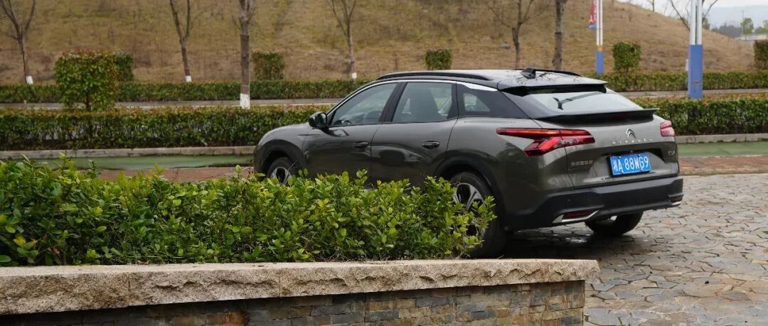 新车长测丨油耗低 舒适性高 有小问题，凡尔赛C5 X 三千公里体验分享