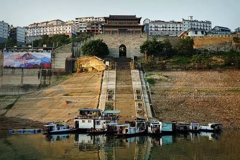 原城门位于瀼西夔州古城.因三峡水库蓄水,多达1.