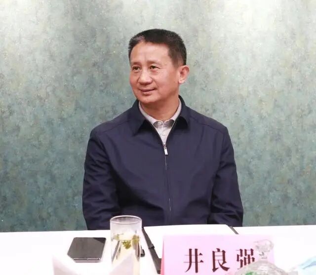 南京梅花餐饮管理有限公司