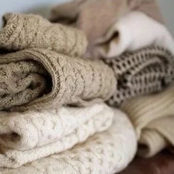 旧物改造：旧毛衣又不舍得扔，你可以试试这样做，环保又省钱