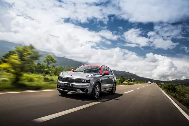 到高原、江畔和坝上草原清凉一夏