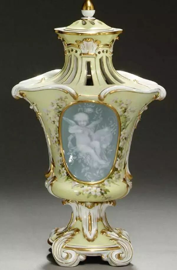 和白金等价的德国瓷器