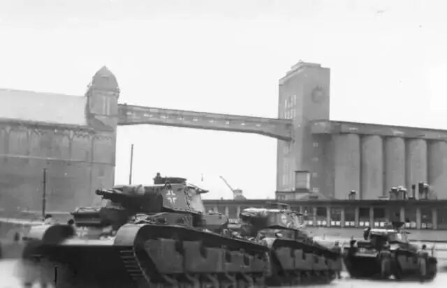 <a class='keyword-tag' href='https://www.9game.cn/zhlist/zh-167895-1/' data-statis='text:txt_newsdetail-0_keyword_po-1_other-167895'><a id='link_pop' class='keyword-tag' href='https://www.9game.cn/tksjsdz/'>坦克世界闪电战</a></a>手游 多炮塔坦克的兴衰之路