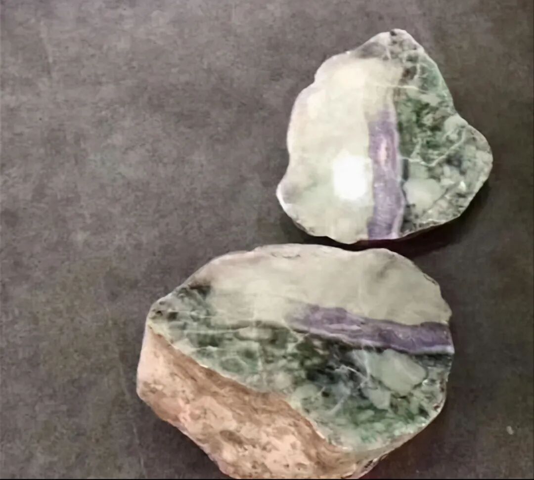 翡翠原石切开又脏又嫩，一番神操作后，竟价值6位数！