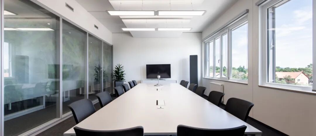 房間內500 lux的照明