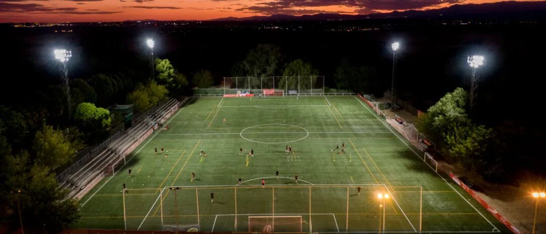 是夜間戶外體育照明的理想解決方案。