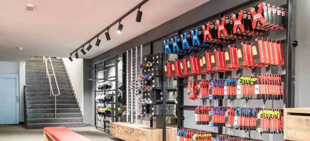 位於義大利的戶外裝備綜合零售中心Noleggio by Maestri