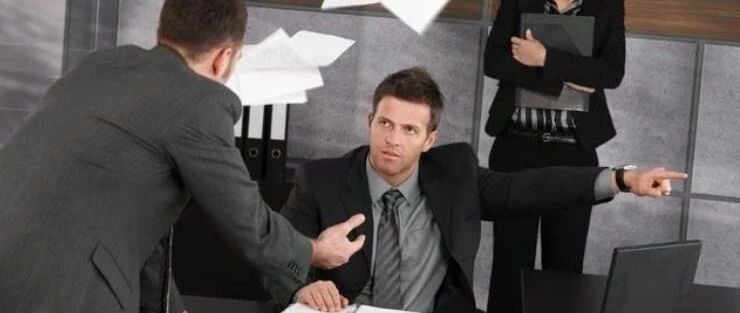 工资3800，离职时被挽留：8000留下吧？回复10个字，老板让我滚