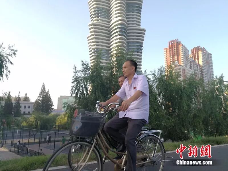 走进朝鲜：智能手机可上网 姑娘爱看《红高粱》