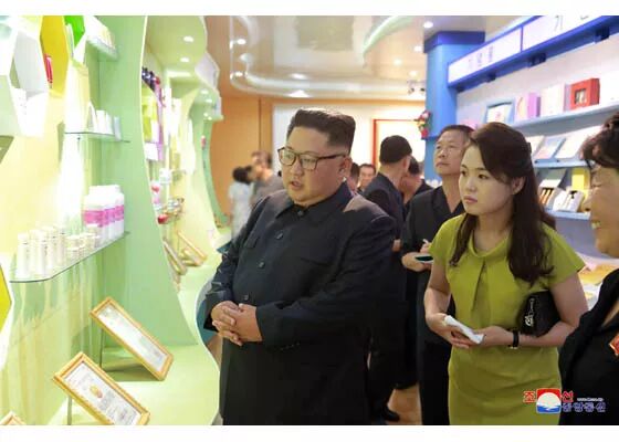 走进朝鲜：智能手机可上网 姑娘爱看《红高粱》