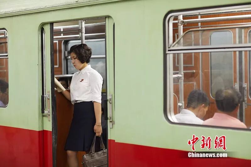 走进朝鲜：智能手机可上网 姑娘爱看《红高粱》