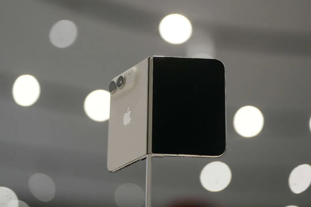 iPhone Duo.jpg