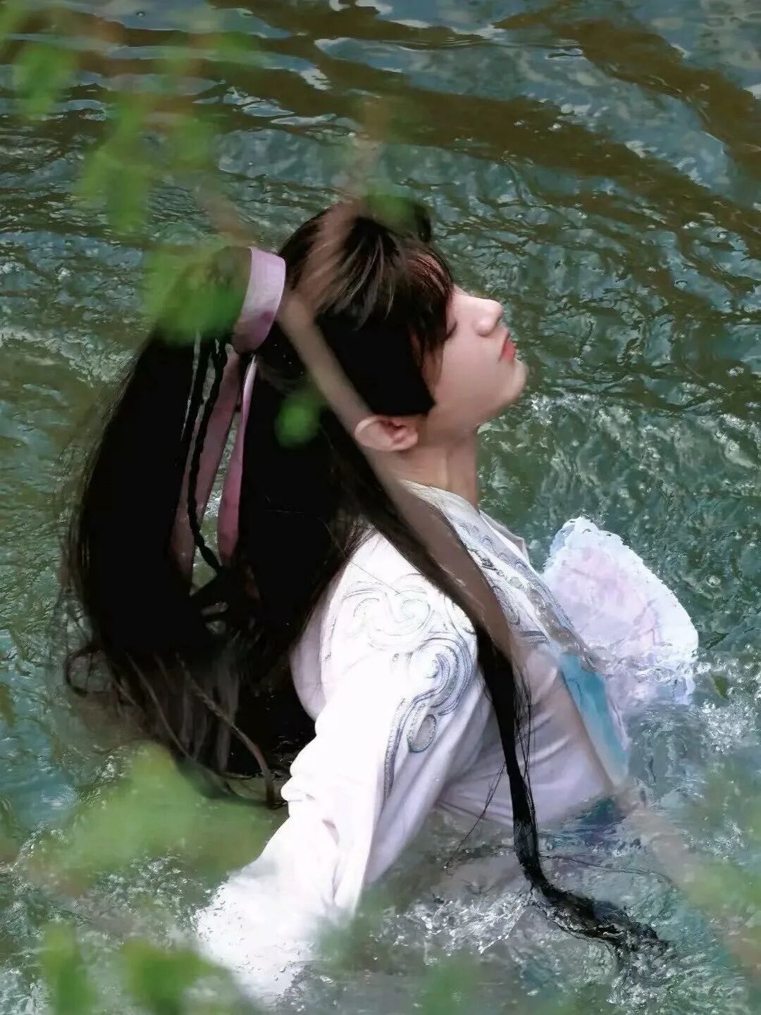 成毅主演《赴山海》官宣定档9月11日，携手“鹅”共赴山海之约