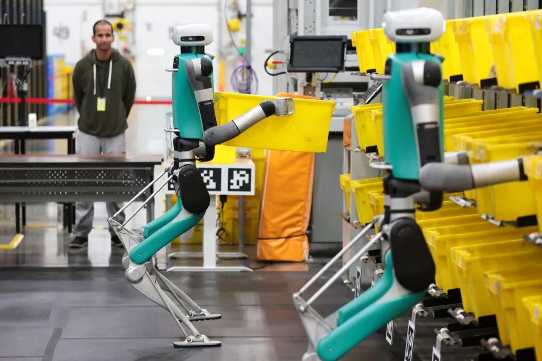 Amazon reportedly hopes to replace 600,000 US workers with robots | The  Verge