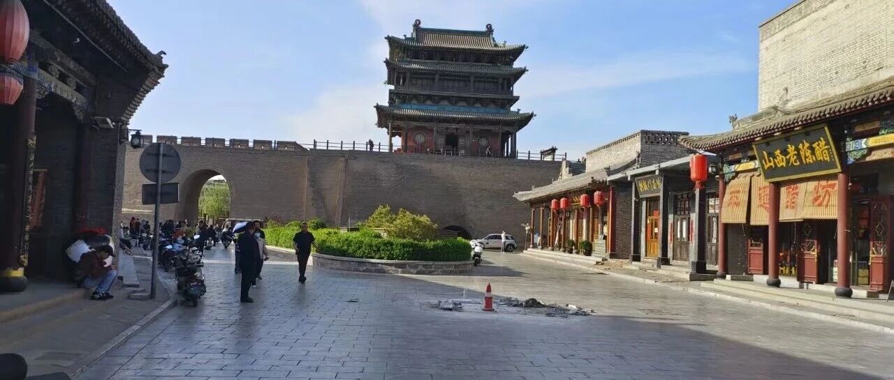 44年160余个角色,千面影帝梁家辉:家,是我一生的骄傲