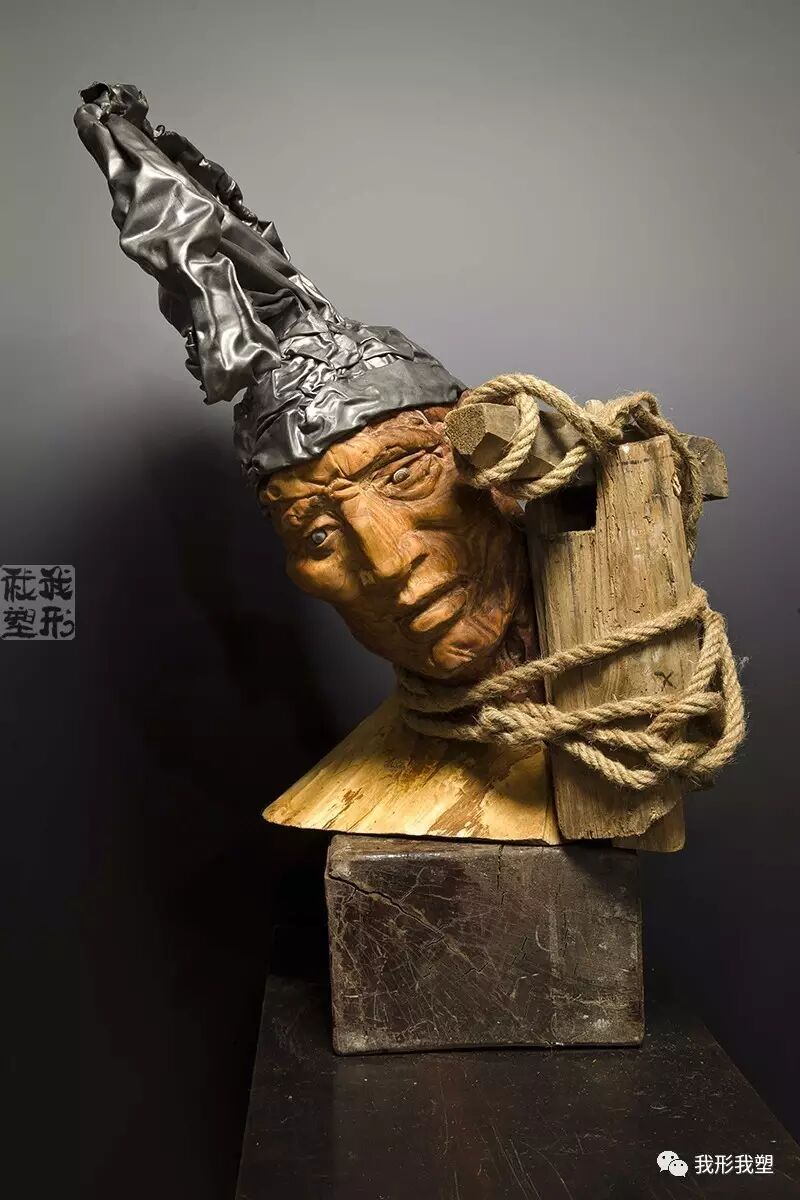 著名木雕艺术家李万秋