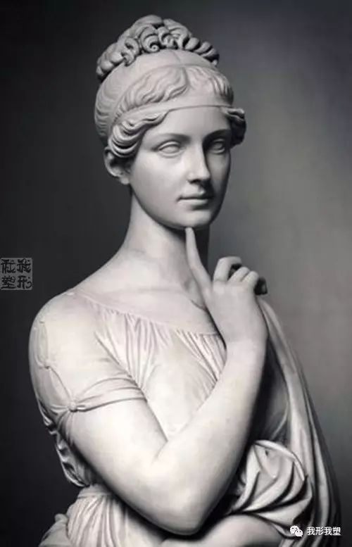 在希腊神话中,有七个重要的女神,她们分别是:  爱芙罗黛蒂(aphrodite