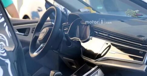 奥迪Q8实车亮相街头 运动风格明显，6月国内首发