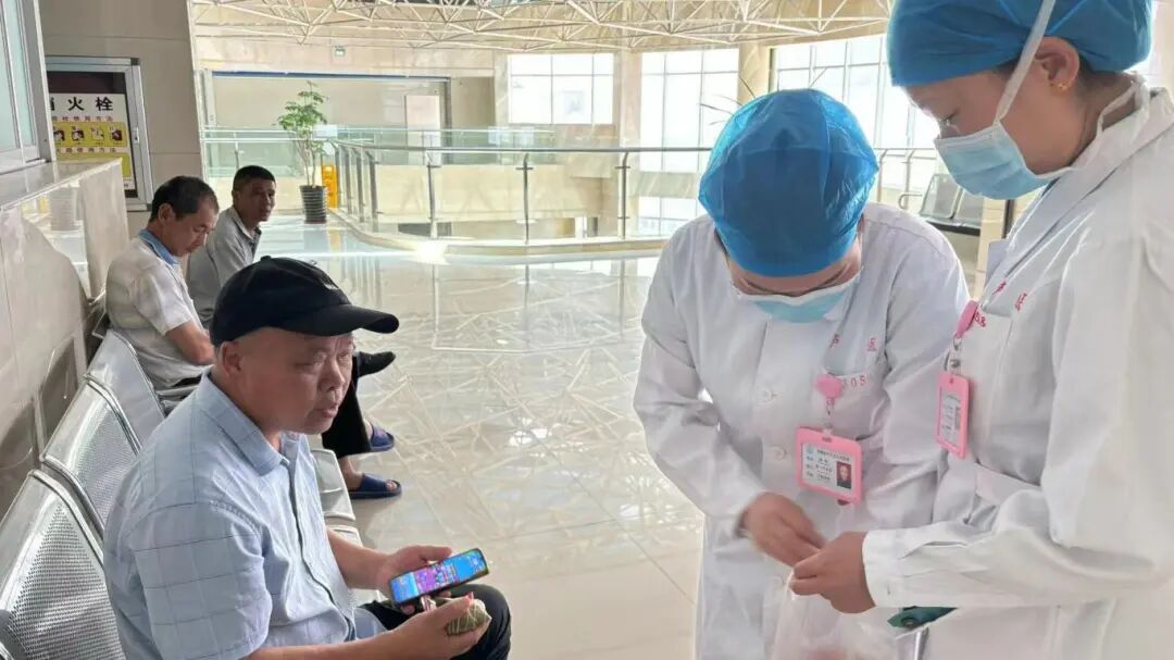 浓情端午:第二手术室为等候区家属送上"粽"心"粽"意