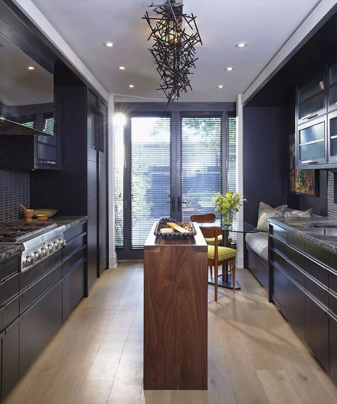 廚房裡的黑色時尚，品位現代設計！ 家居 第5張