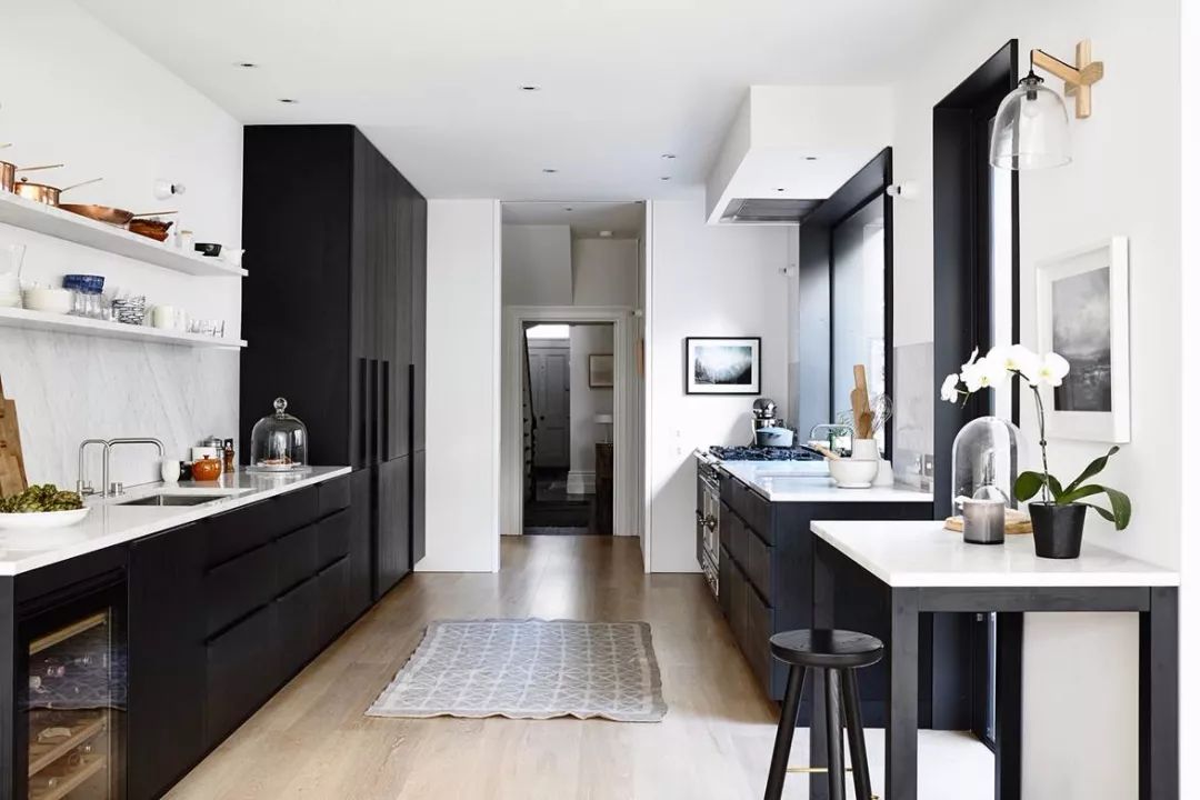 廚房裡的黑色時尚，品位現代設計！ 家居 第13張