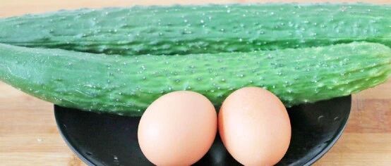黄瓜别直接凉拌了，加2个鸡蛋，这样做才叫香，我家天天吃都不腻
