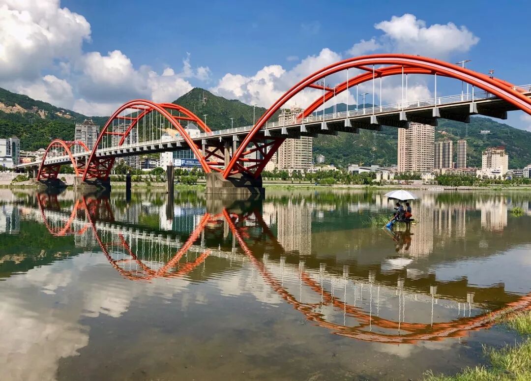 一江碧波"艳"侨乡 太鹤湖上青田蓝!青田水利枢纽工程下闸蓄水啦!