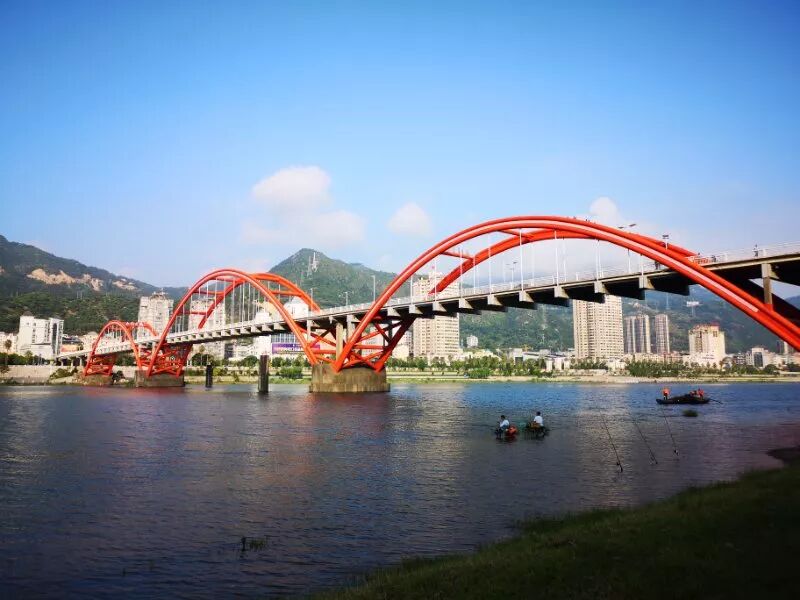 一江碧波"艳"侨乡 太鹤湖上青田蓝!青田水利枢纽工程下闸蓄水啦!