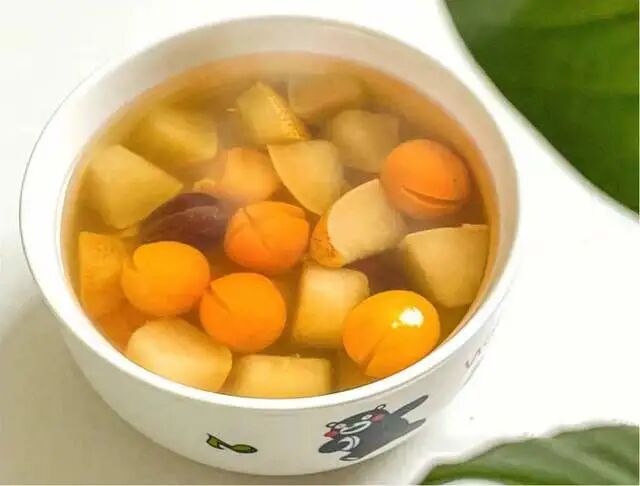 寒冬感冒咳嗽 几种水果煮一锅 是糖水也是药 对小孩久咳很管用 热点讯息网