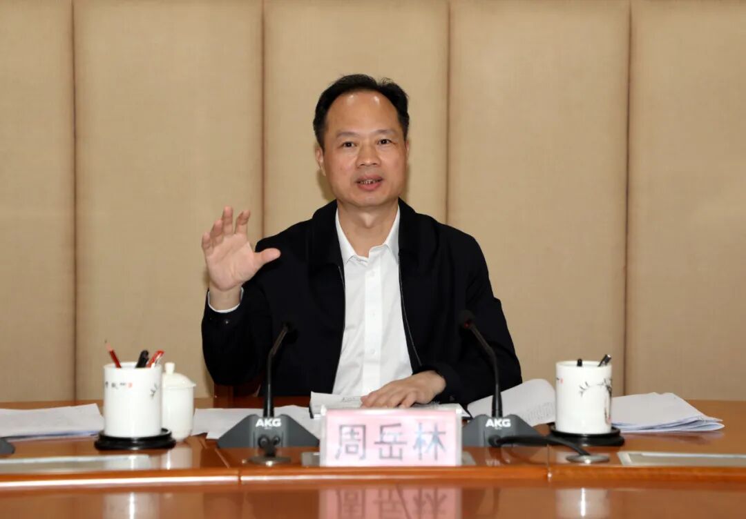 周岳林八个强化一个确保营造安全畅通出行环境