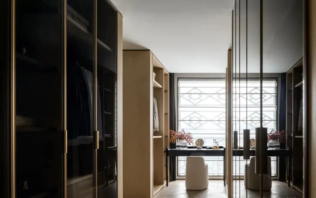 旋转门怎么装_旋转门隔断_旋转隔断的组成图解