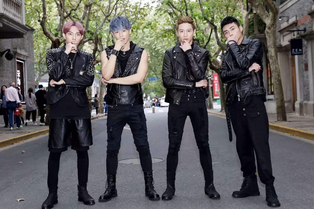 a(b.a),由原台湾超人气组合super131成员余致