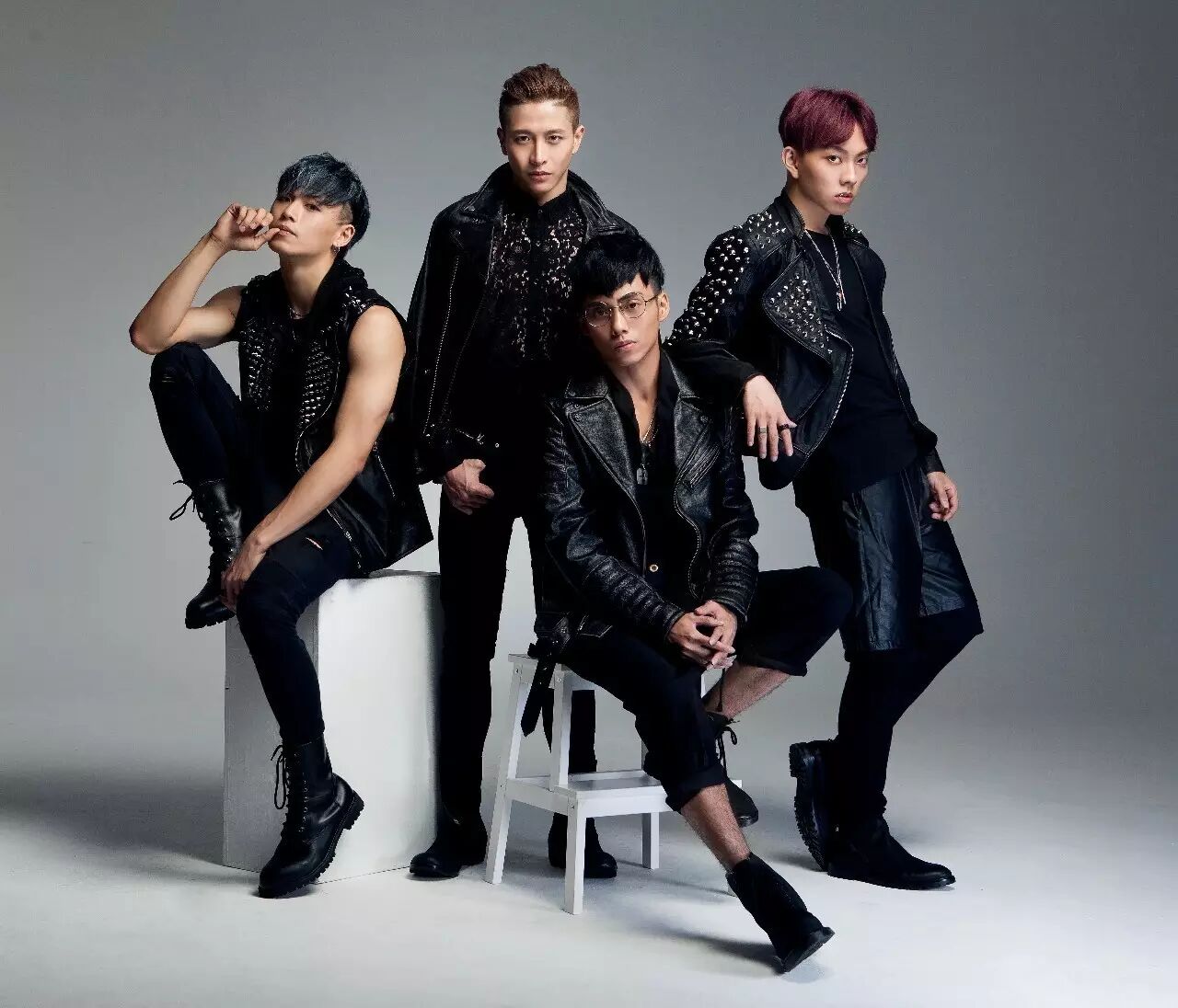 a),由原台湾超人气组合super131成员余致纬(阳光)现改名为阳羿意为