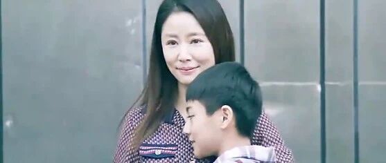 林心如被传离婚后，又变身“陪酒女”，出道28年，她为何争议不断？