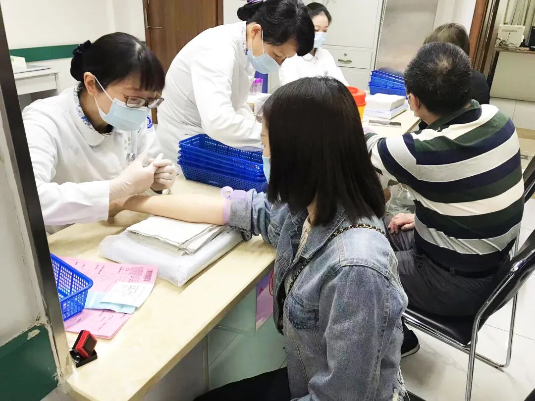 送健康锦囊，祝幸福安康_资讯动态_新闻资讯_理想连线_郑育高_郑育娟_金晓月_赵崇高_楼元军_端午_节日_关怀_员工 (2).png