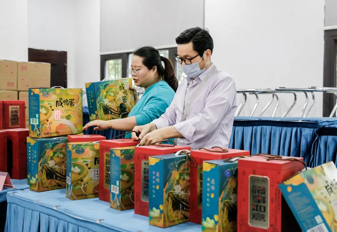 送健康锦囊，祝幸福安康_资讯动态_新闻资讯_理想连线_郑育高_郑育娟_金晓月_赵崇高_楼元军_端午_节日_关怀_员工 (6).png