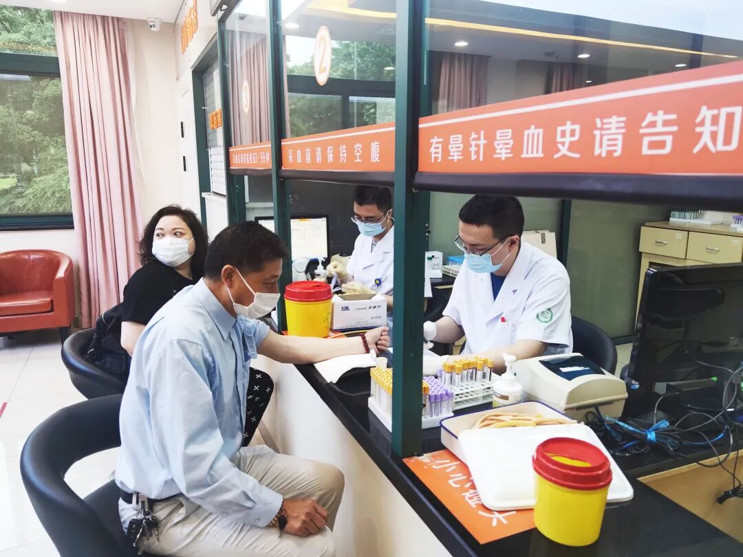 送健康锦囊，祝幸福安康_资讯动态_新闻资讯_理想连线_郑育高_郑育娟_金晓月_赵崇高_楼元军_端午_节日_关怀_员工 (4).png