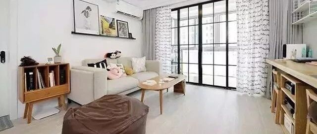 82平北欧风小清新两居，还有大大的落地窗，一眼望去都是美景！