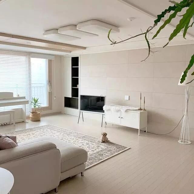 餐厅还能看电影，看完韩国主妇装的92平简约风家，我承认我嫉妒了