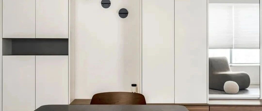 客餐厅实用半墙，各空间收纳充足，现代极简四室