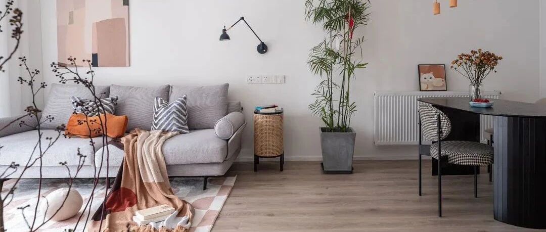 80㎡，装修与豪华不沾边，但氛围让人感觉很幸福