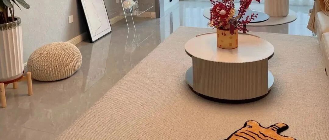 看她一家四口的房子，家里收拾干干净净，生活开心幸福，值得学习