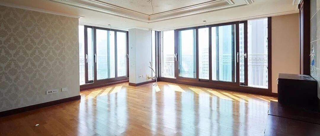 为儿子结婚，老两口重装114㎡，在配色上下功夫，前后像换了套房